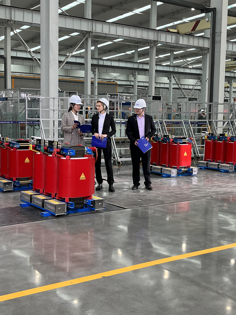 Russian customers came to our factory to visit transformers